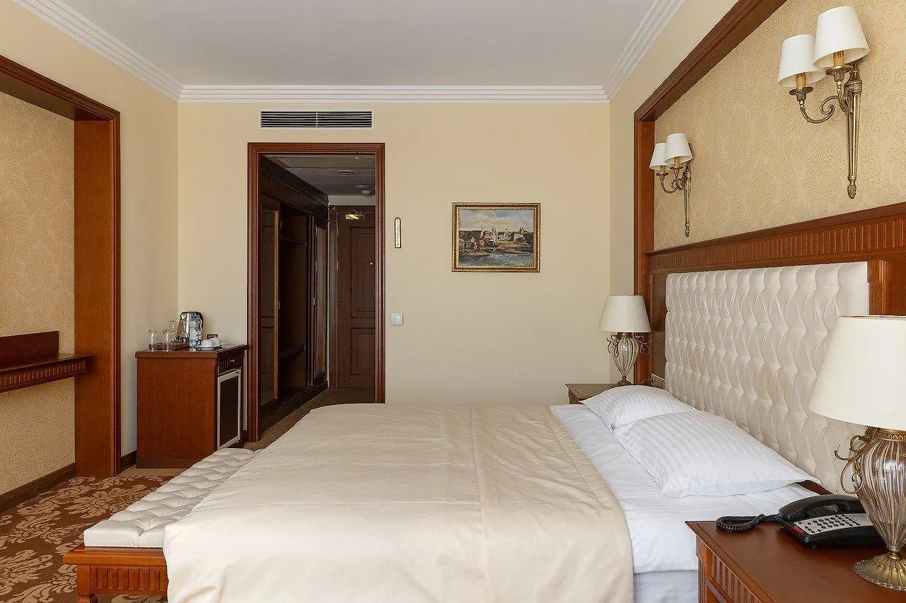 President Hotel Minsk 5*,  Bielorrusia